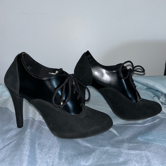 Pinup Couture Heels - Picture 4 of 7